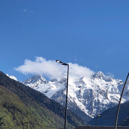 Appart T 3 Bagneres-De-Luchon Vue Montagne - Piscine Mi Juin Exterior foto